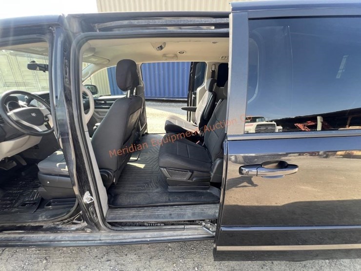 2010-dodge-grand-caravan-se-image-31