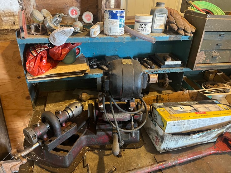 #3057-•-kennedy-metal-toolbox-image-3
