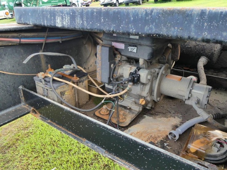 2016-witzco-rg-35-rgn-lowboy-trailer-image-15