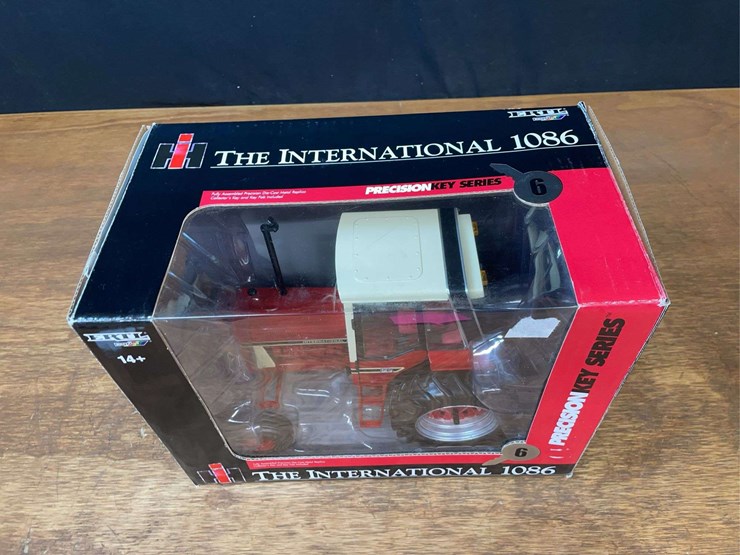 1/16-ih-1086-precision-key-series-nib-ertl-image-2