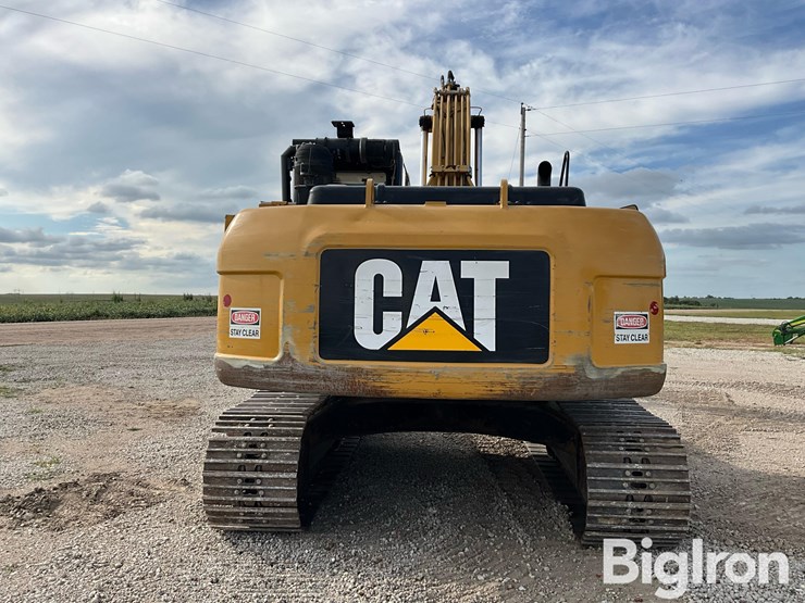 2011-caterpillar-320d-image-6