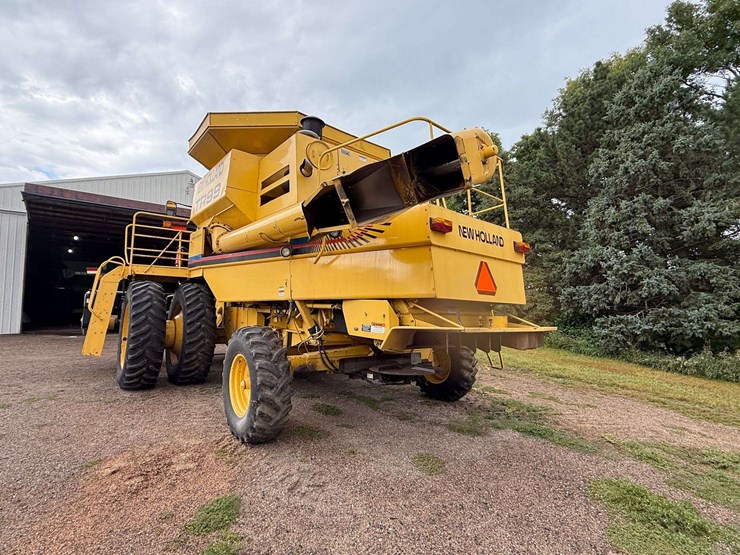 2000-new-holland-tr99-image-7