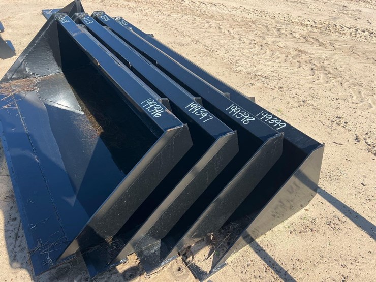 unused-swict-84"-quick-attach-bucket-image-1