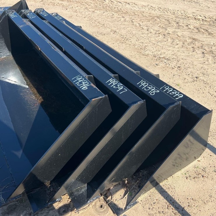 UNUSED SWICT 84" QUICK ATTACH BUCKET