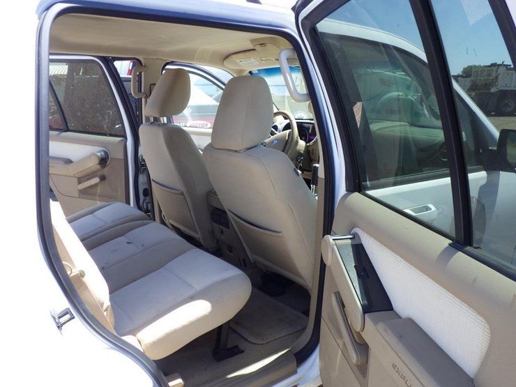 2009-ford-explorer-image-8