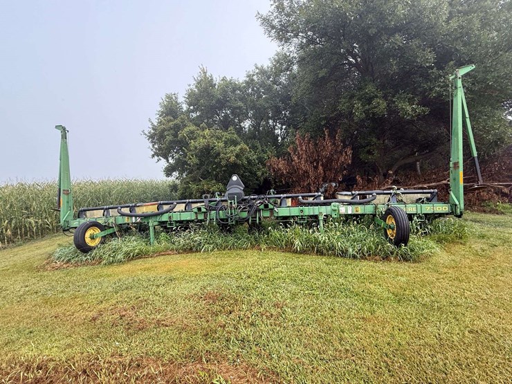 2006-john-deere-7300-image-1