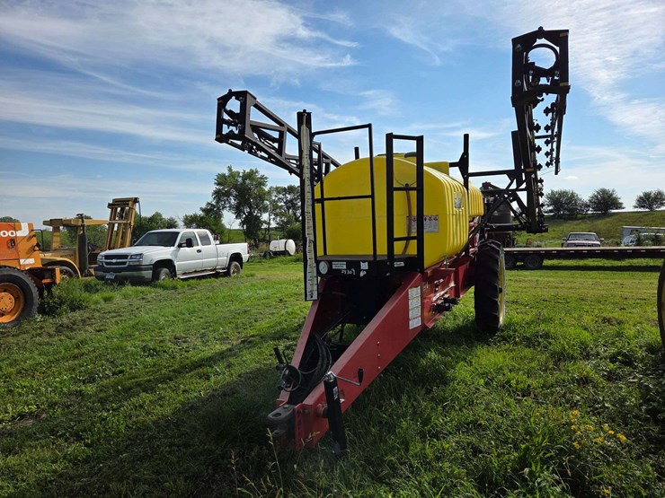 gregson-sprayer,-60’-boom,-adjustable-axles,-1000-gallon-tank,-100-gallon-rinse-tank,-12.4-x-38”-tir-image-12