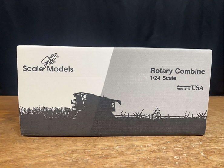 1/24-gleaner-r75-combine-2006-louisville-nib-sm-image-3