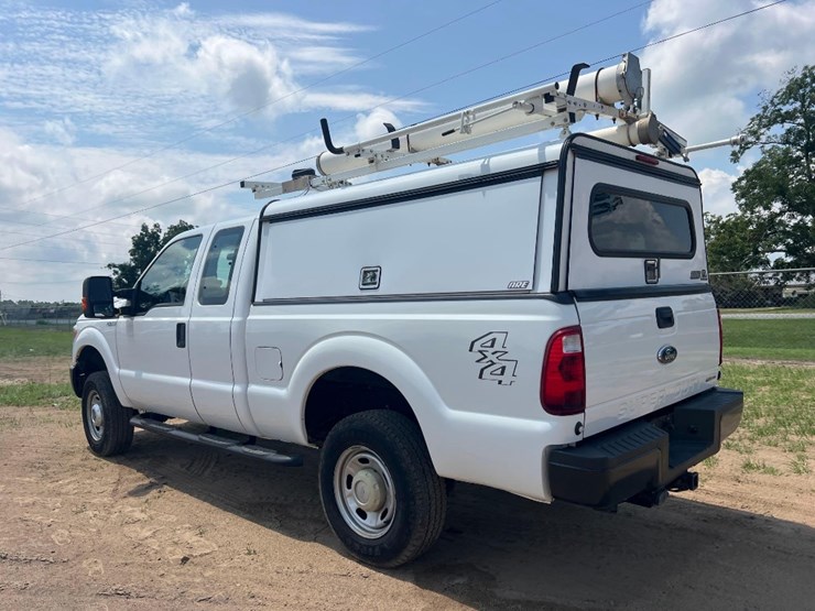 2016-ford-f250-xl-image-2