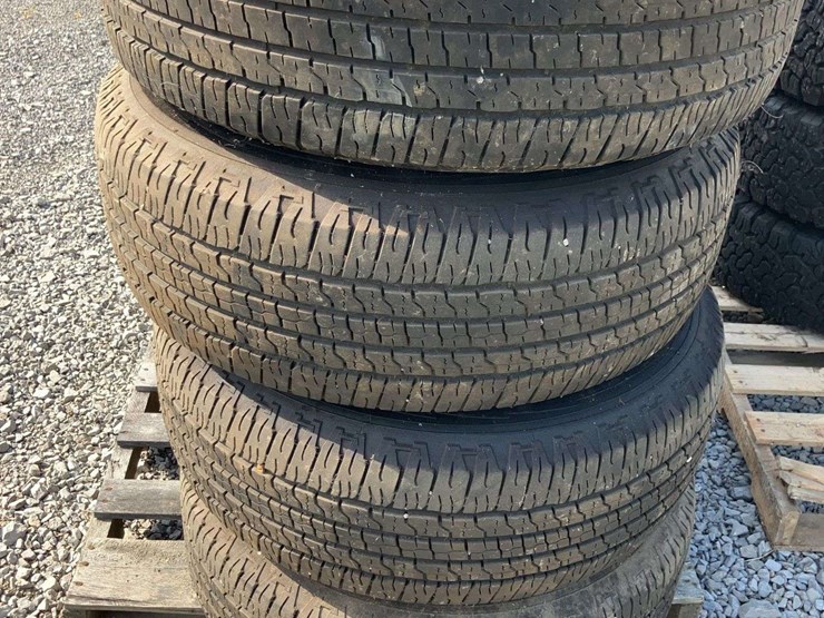 ford-6-bolt-rims-and-265/70r17-goodyear-wrangler-fortitude-ht-tires---set-of-4-image-3