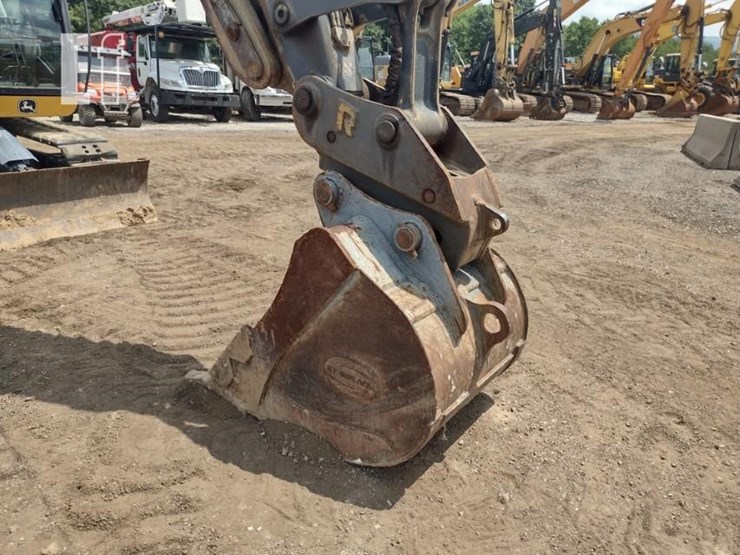 2019-deere-135g-image-18