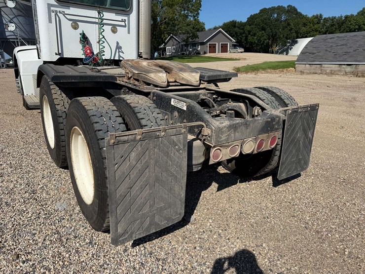 1997-peterbilt-385-image-5