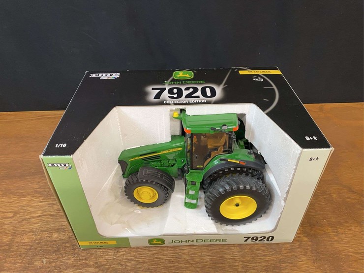 1/16-john-deere-7920-collector-nib-ertl-image-2