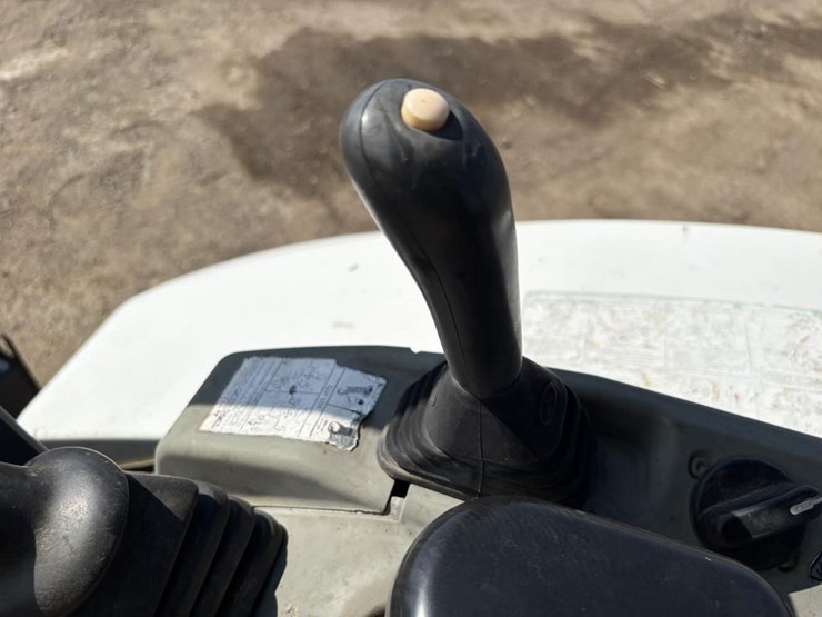 2014-bobcat-e35i-image-36