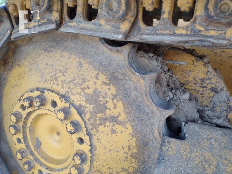 2004-deere-650h-image-30