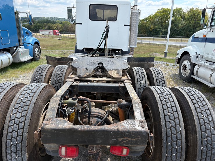 peterbilt-378-image-6