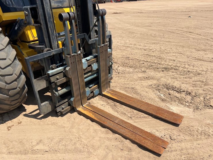 sellick-s80t4e-4ps-rough-terrain-forklift-image-17
