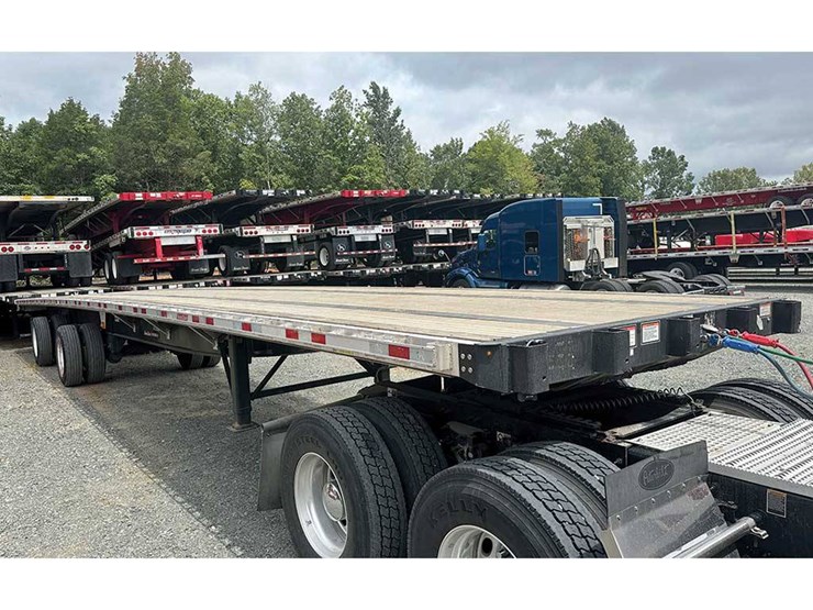 2024-great-dane-flatbed-image-1