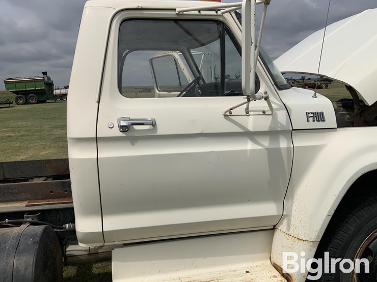 1974-ford-f700-image-13