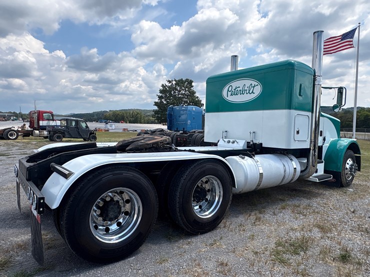 1998-peterbilt-378-image-4