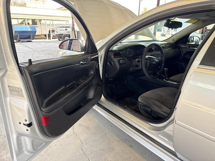 2016-chevrolet-impala-ls-sdn-image-22