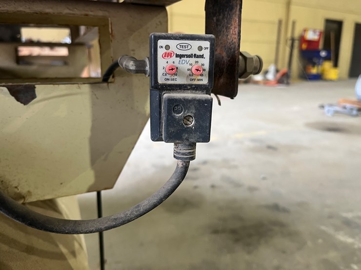#200-•-ingersoll-rand-up6-30-125-12-compressor-image-12