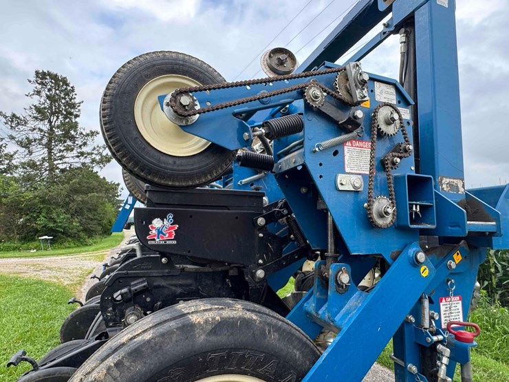 2014-kinze-3600-image-15