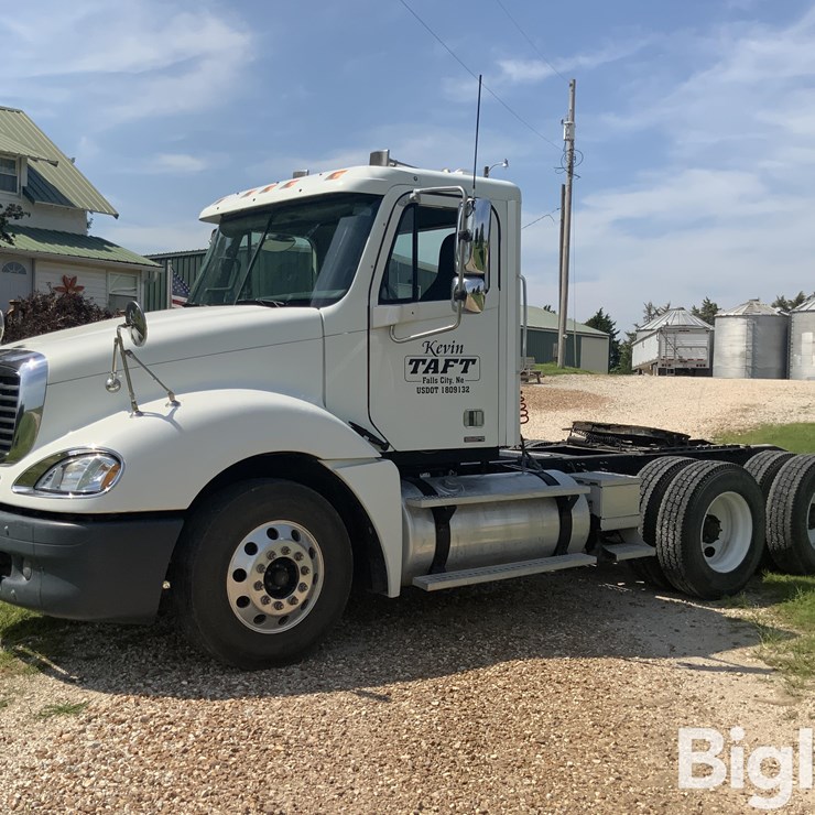 2005 FREIGHTLINER COLUMBIA 120