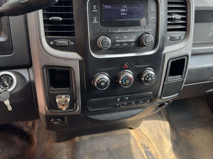 2017-dodge-ram-3500-image-16