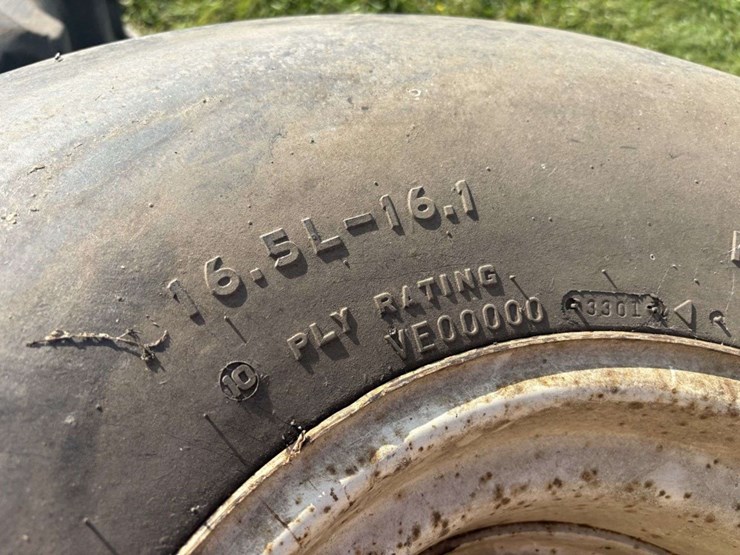 (2)-16.5-16.1-imp-tires-on-8-bolt-ag-rims,-6”-centers-image-5