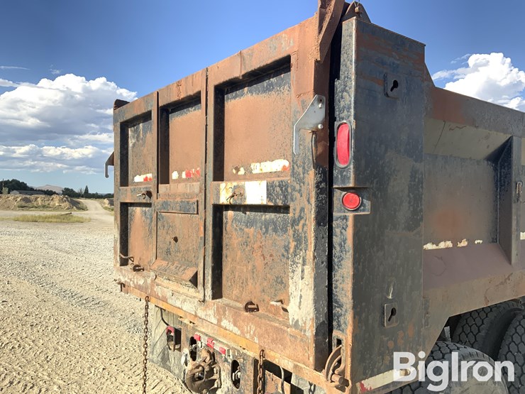 1996-freightliner-fld112-image-18