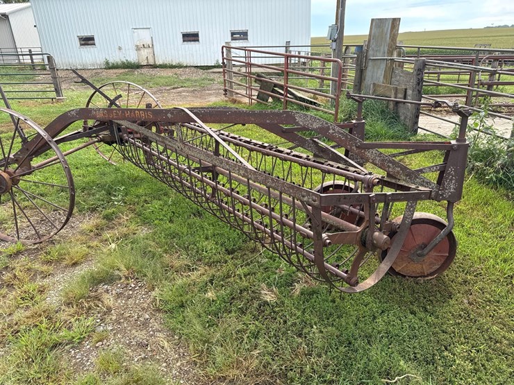 massey-harris-steel-wheel-side-rake-image-4