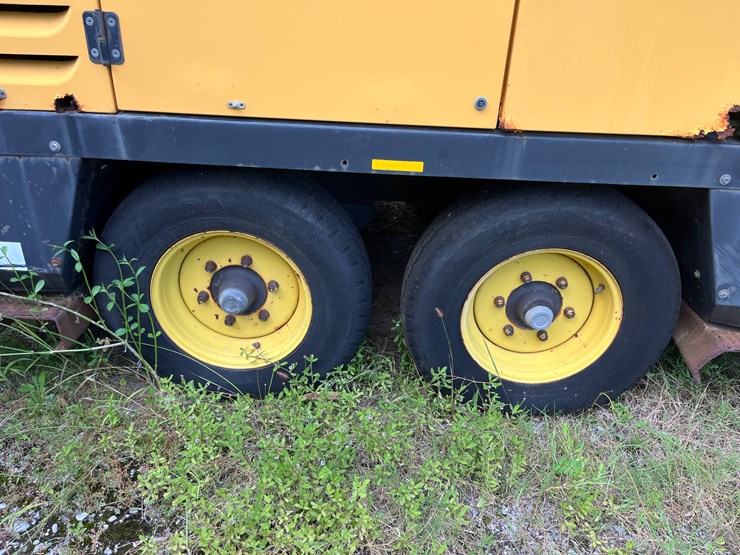 #104-•-atlas-copco-xahs-836-trailer-mounted-air-compressor-image-22