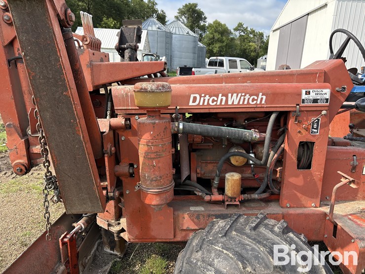 ditch-witch-r65-image-13