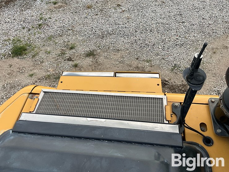 2011-caterpillar-320d-image-17