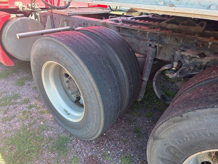 2013-kenworth-t660-image-19