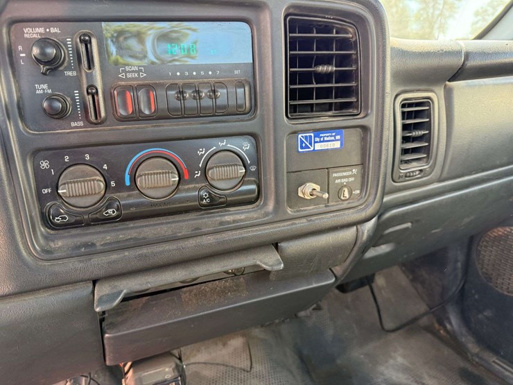 2001-chevrolet-1500-image-23