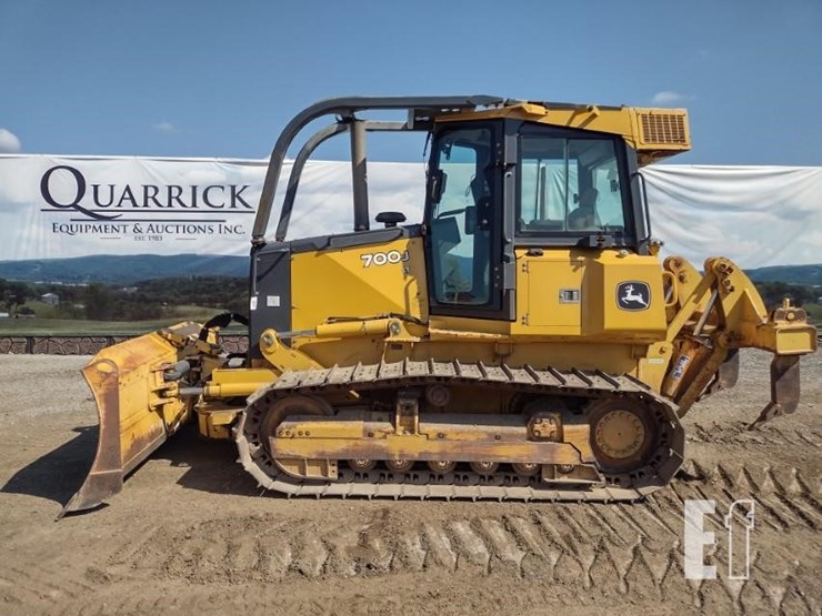 2012-deere-700j-lt-image-1