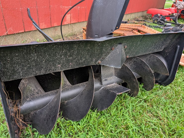 #3008-•-simplicity-snowblower-image-3