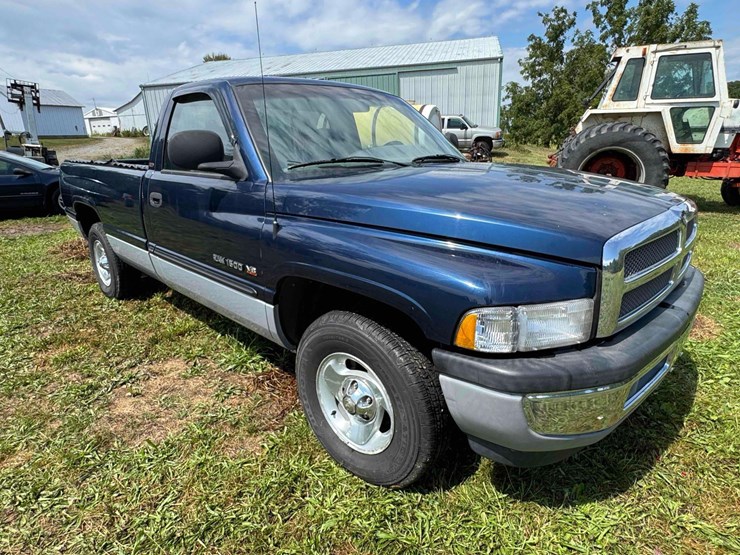 2001-dodge-1500-image-1