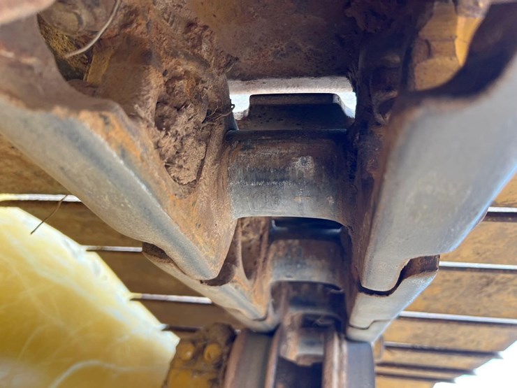 2021-caterpillar-d4-lgp-image-13