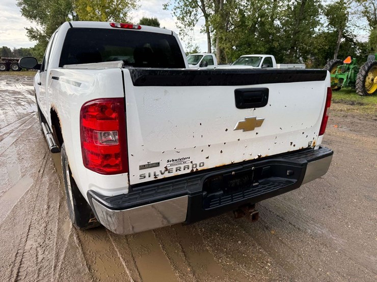 2011-chevrolet-1500-image-4
