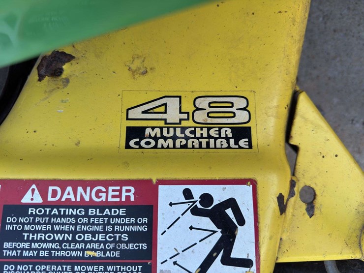 john-deere-235-image-9