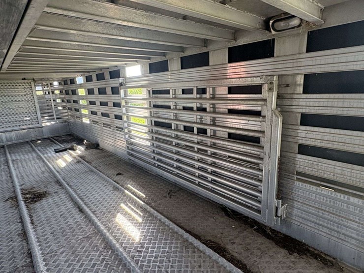 2003-barrett-52’-pig-semi-trailer,-102”-wide-ground-loader,-tandem-axle,-255/70r22.5-on-steel-hub-pi-image-37