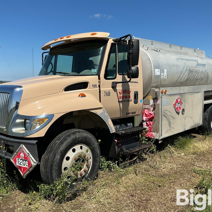 2007 INTERNATIONAL 7400