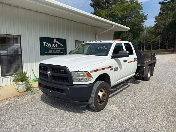 2017-dodge-ram-3500-image-1