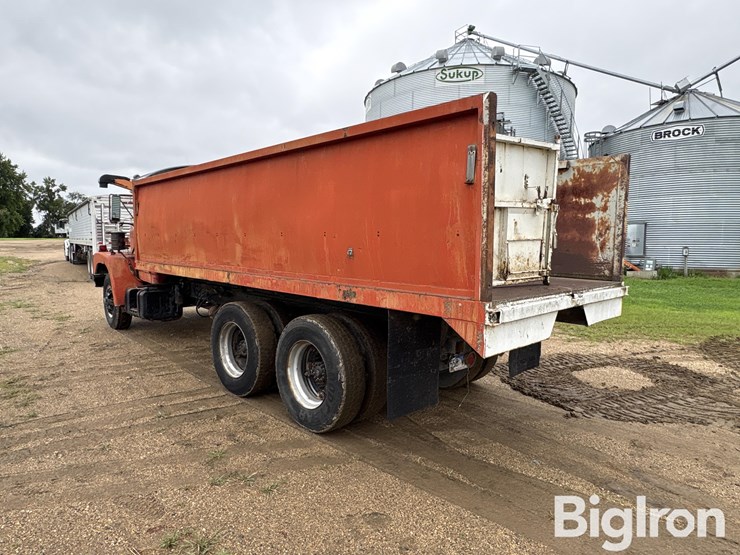 1973-diamond-reo-t/a-grain-truck-image-7