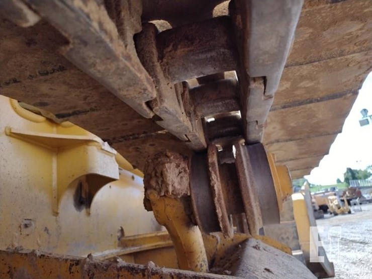 2004-deere-650h-image-32