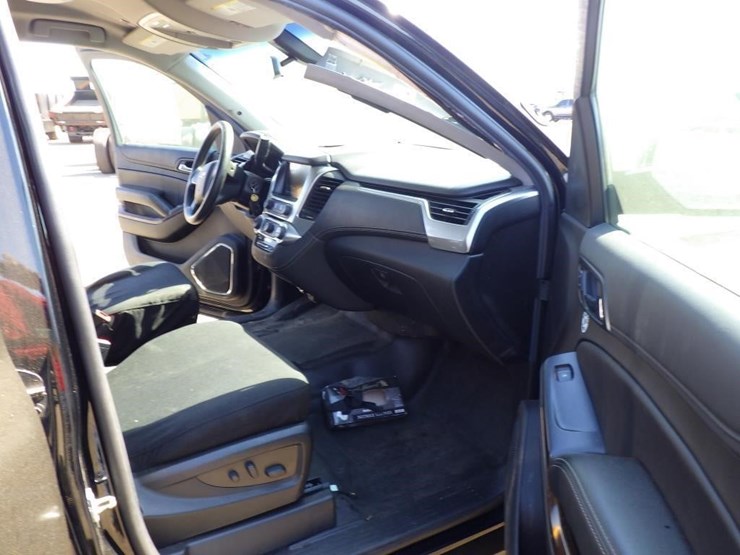 2020-chevrolet-tahoe-image-6