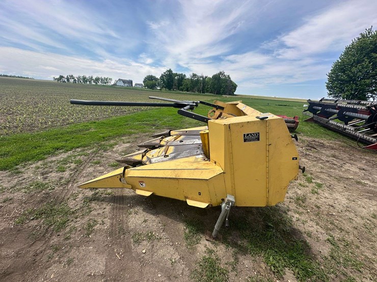 new-holland-900-image-23